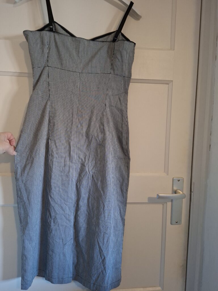 Zwart/wit pied de poule geruit jurkje mouwloos maat S (46.)