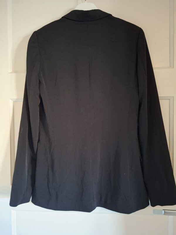Zwarte wat langere blazer maat S