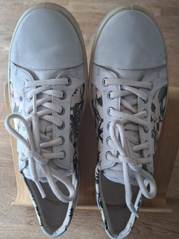 20260128_114545 Ecco sneakers wit met tropische bloemenprint maat 42