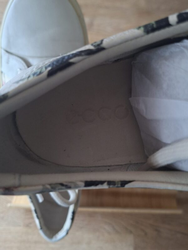20260128_114603 Ecco sneakers wit met tropische bloemenprint maat 42
