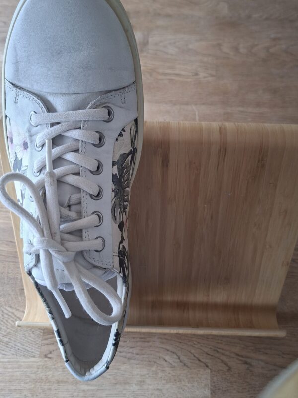 20260128_114611 Ecco sneakers wit met tropische bloemenprint maat 42