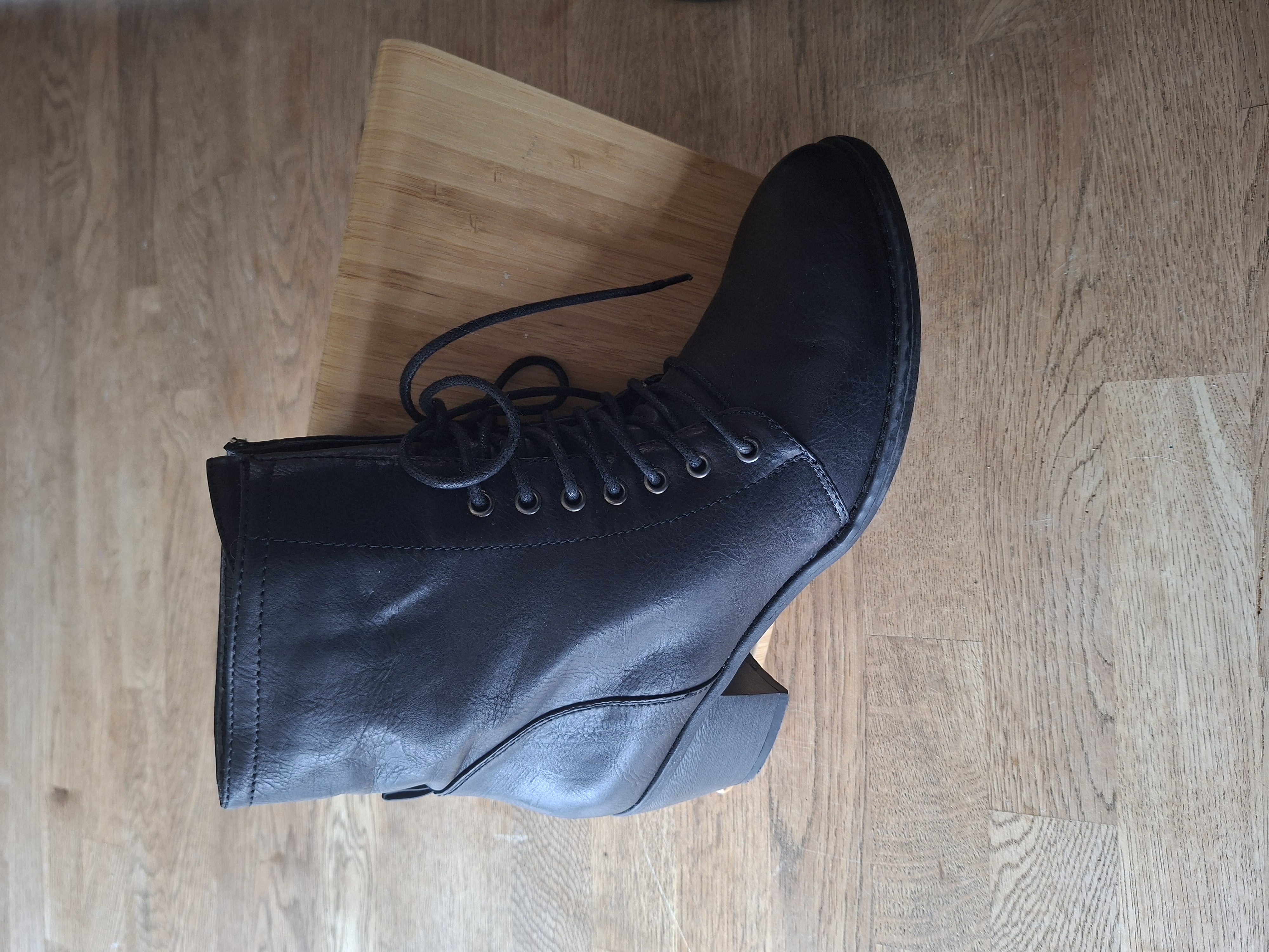 Emilio Lucaxveterlaarsjes zwart leer maat 41