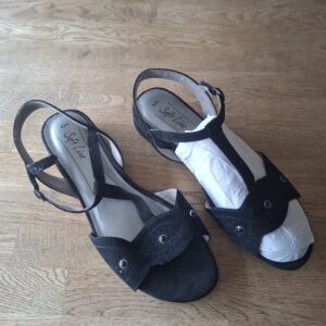 Elegante zwarte sandalen van Softline