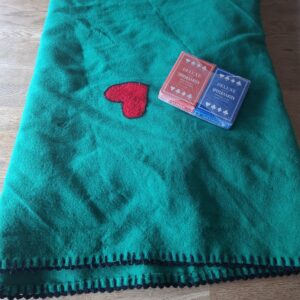 Kaartspel tafelkleed vilt 100x150 cm inclusief 2 pakken kaarten