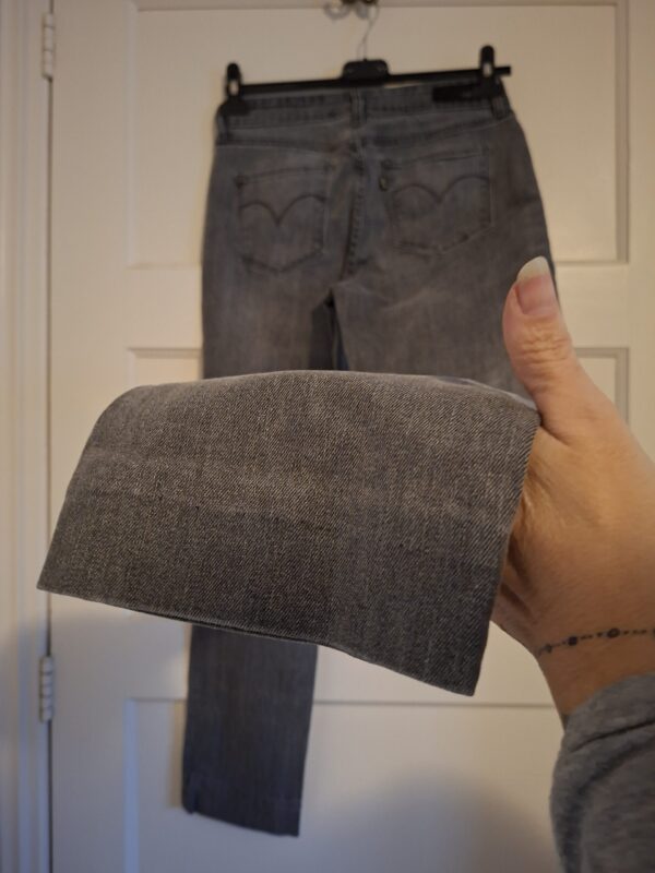 Levi's grijze jeans maat 28 (ingekort)