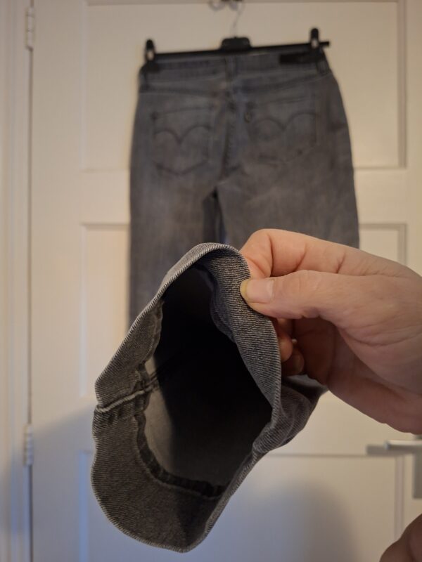 Levi's grijze jeans maat 28 (ingekort)