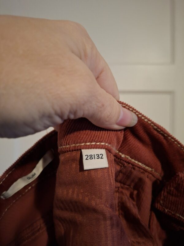 Esprit donkerrode ribbroek slim fit maat 28