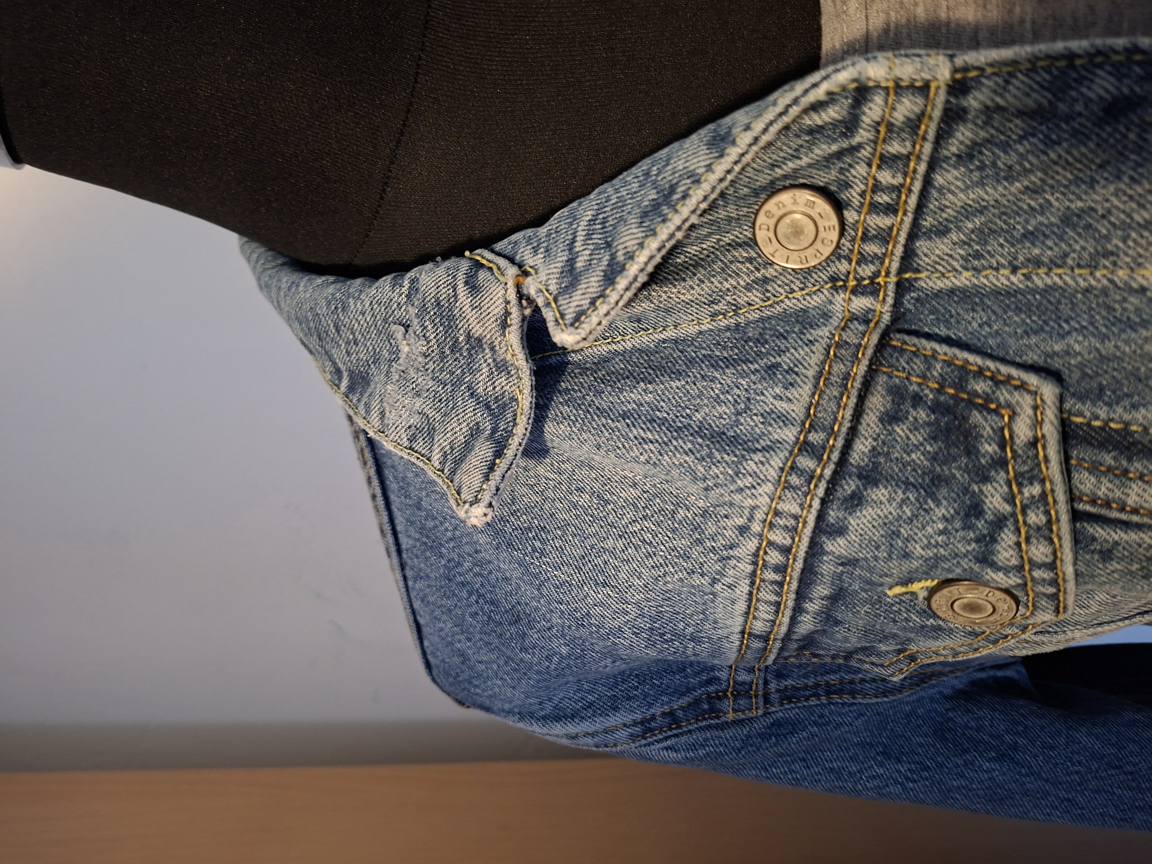 Esprit limited edition spijkerjas maat S