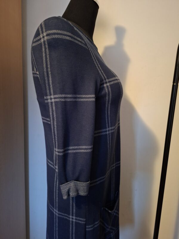 Atmosphere donkerblauwe jurk met ruit maat 42