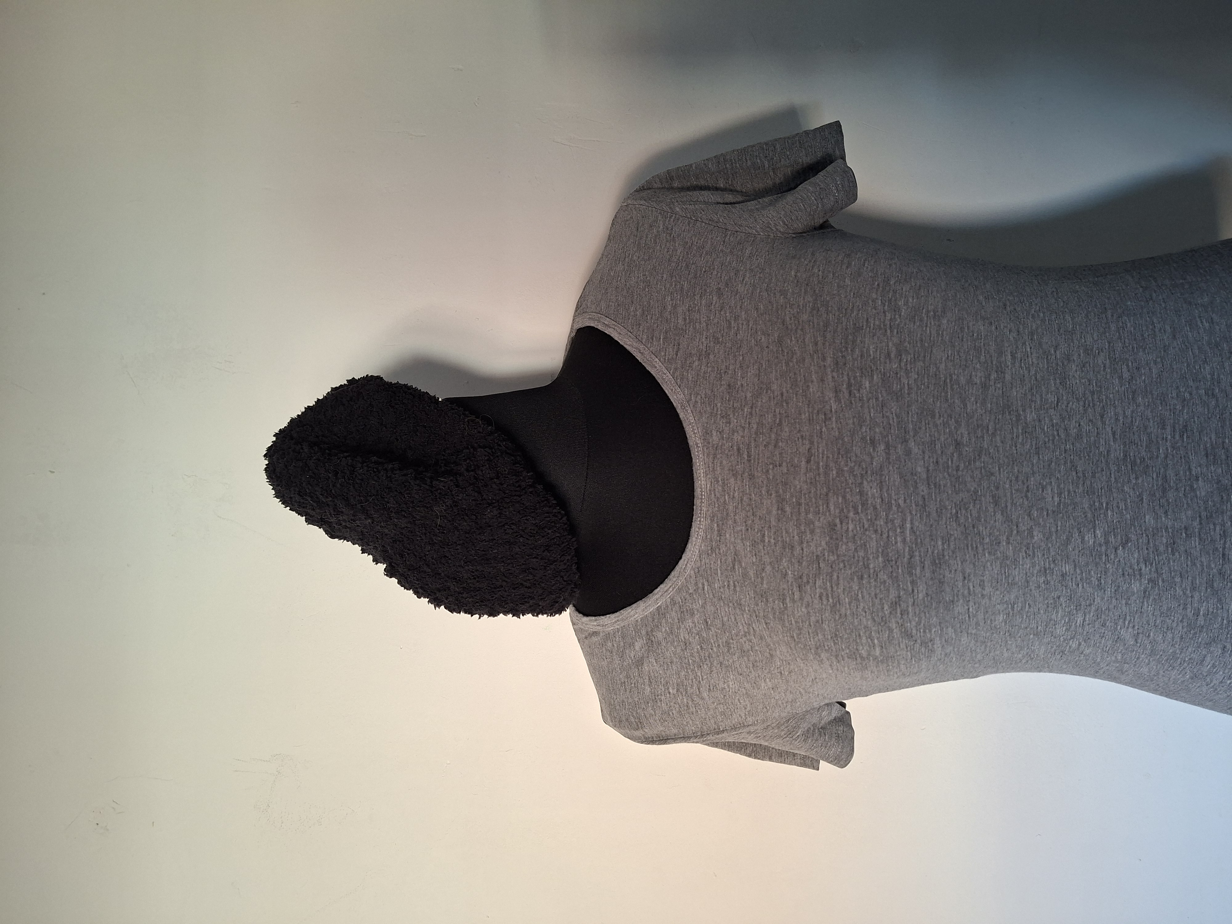 20260207_131205 Zwarte dikke winter baret