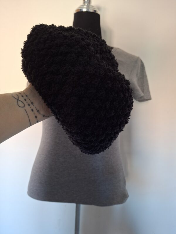 20260207_131216 Zwarte dikke winter baret