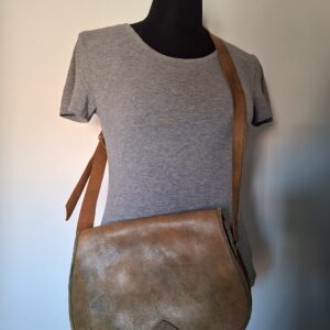 20260207_133129 Groen lederen schoudertas