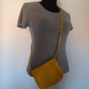20260207_133341_001 Geel lederen crossbody tasje