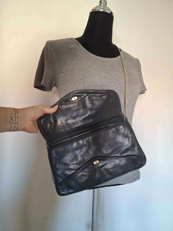 Kentz zwart kalfsleren tasje met gouden ketting