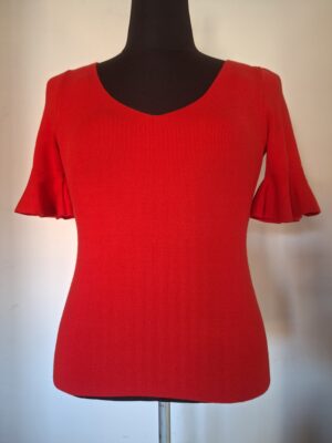 Rode top met flare mouwen