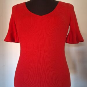 Rode top met flare mouwen