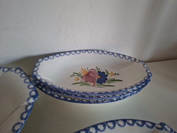 Vintage serviesset met handbeschilderd bloemmotief (5 stuks)