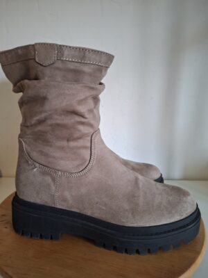 20260208_152901 Landrover slouch boots taupe - Maat 42