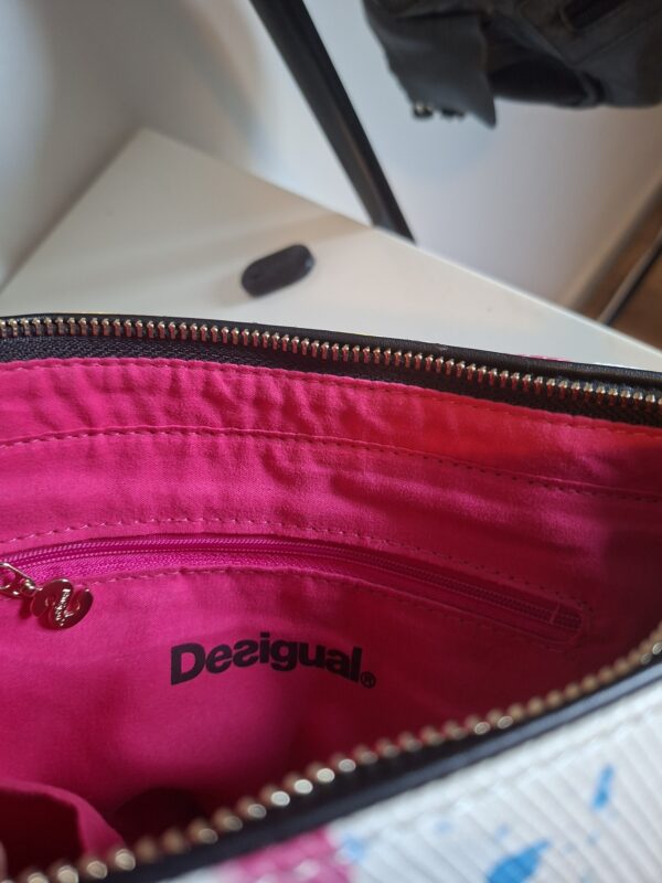 20260208_155211 Desigual handtas kleurrijk believe in yourself