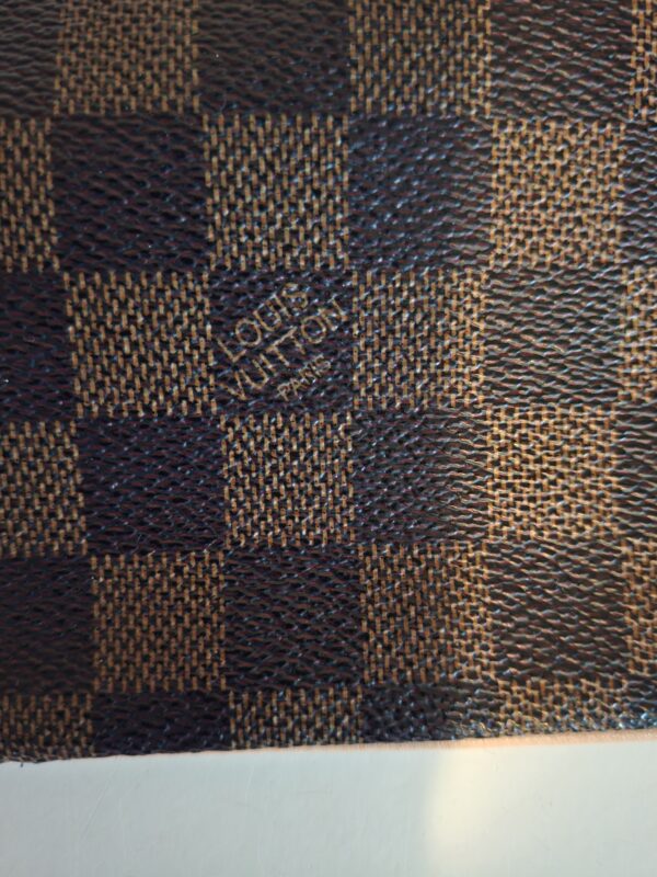 20260219_093917 Louis Vuitton Epi leer polstasje - luxe voor elke gelegenheid!