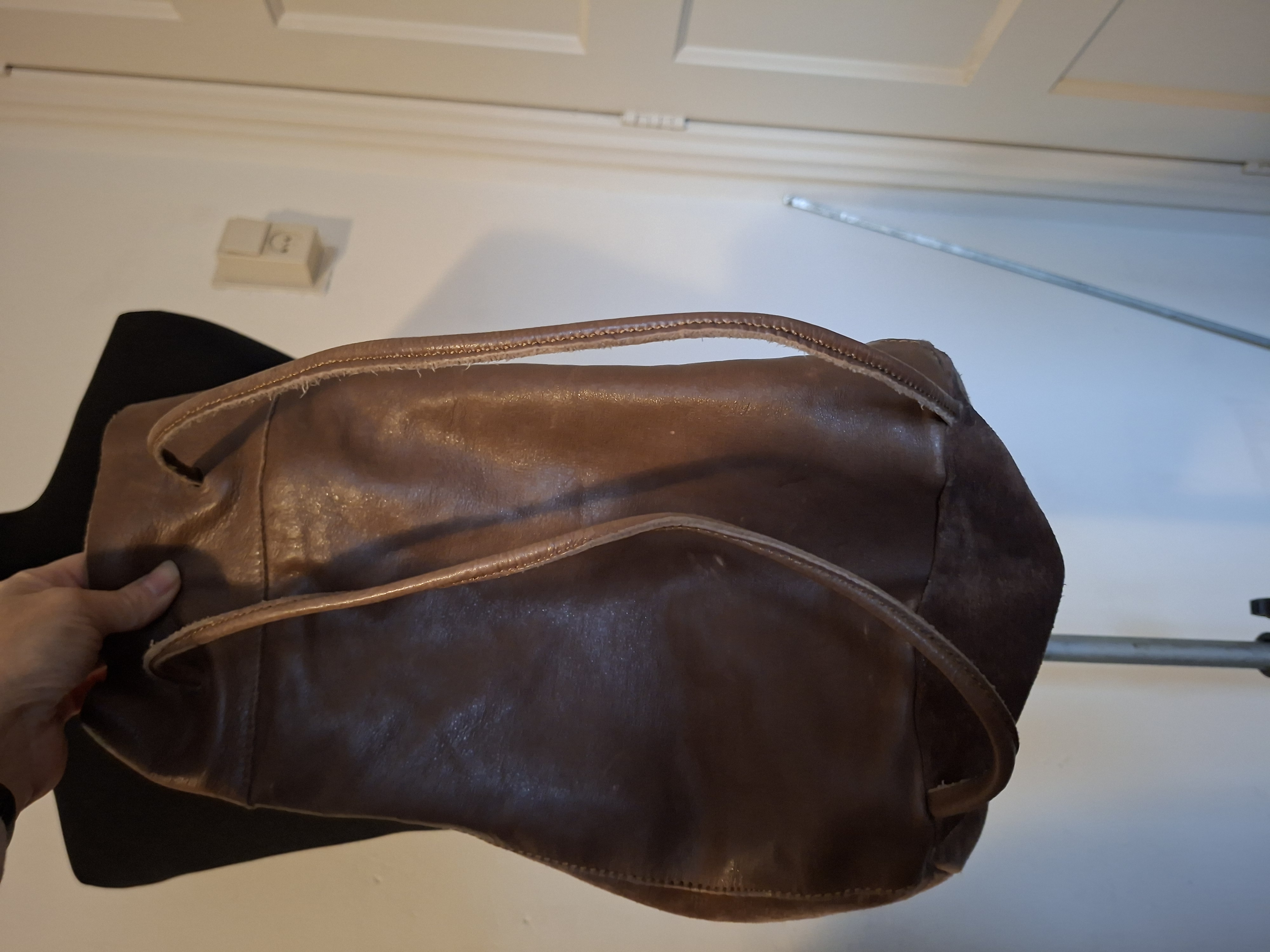 Bruine suède leren rugtas met trekkoord