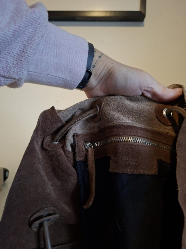 Bruine suède leren rugtas met trekkoord