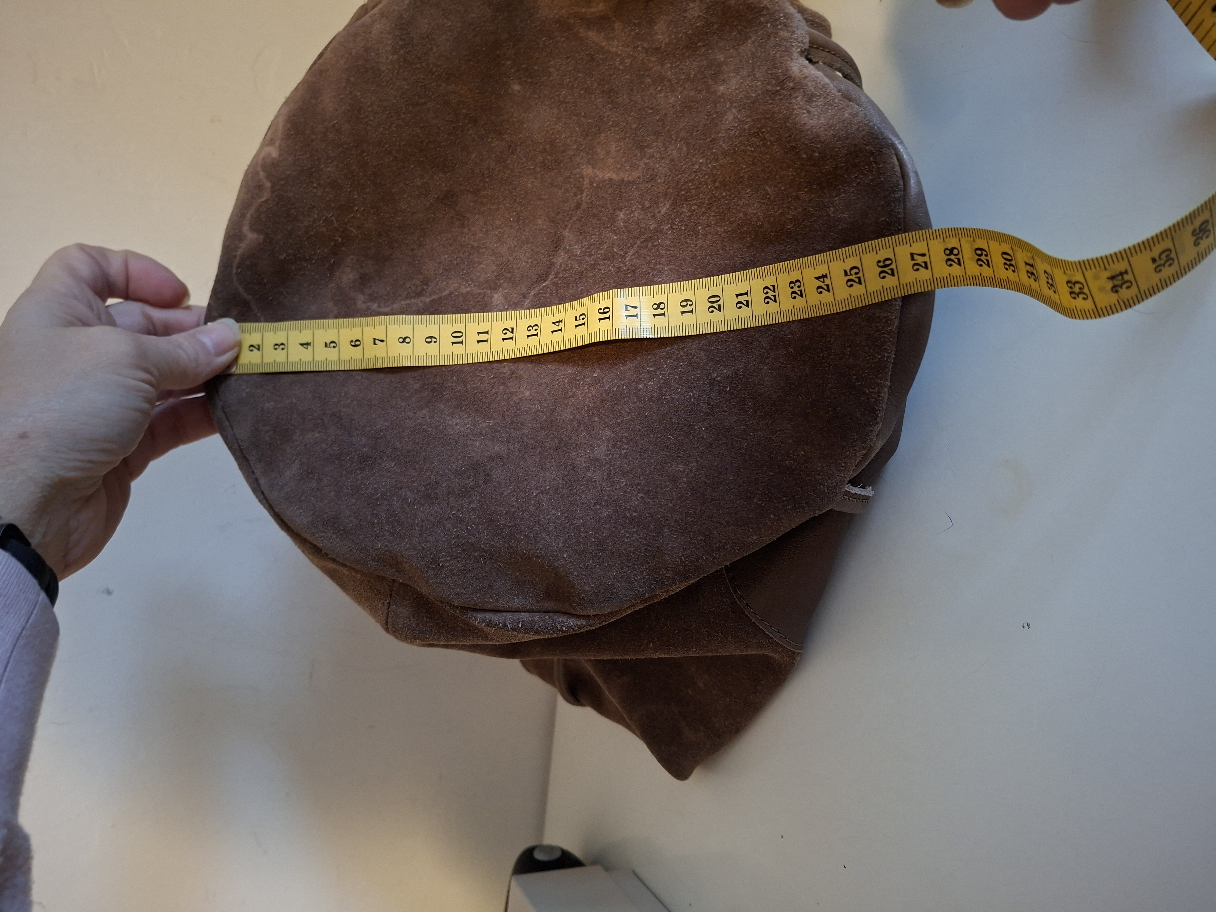 Bruine suède leren rugtas met trekkoord