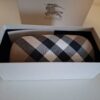 20260219_101408 Burberry oranje zonnebril met doos