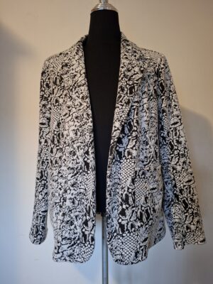 20260222_104742 XL Collectie blazer met slangenprint - Zwart/wit