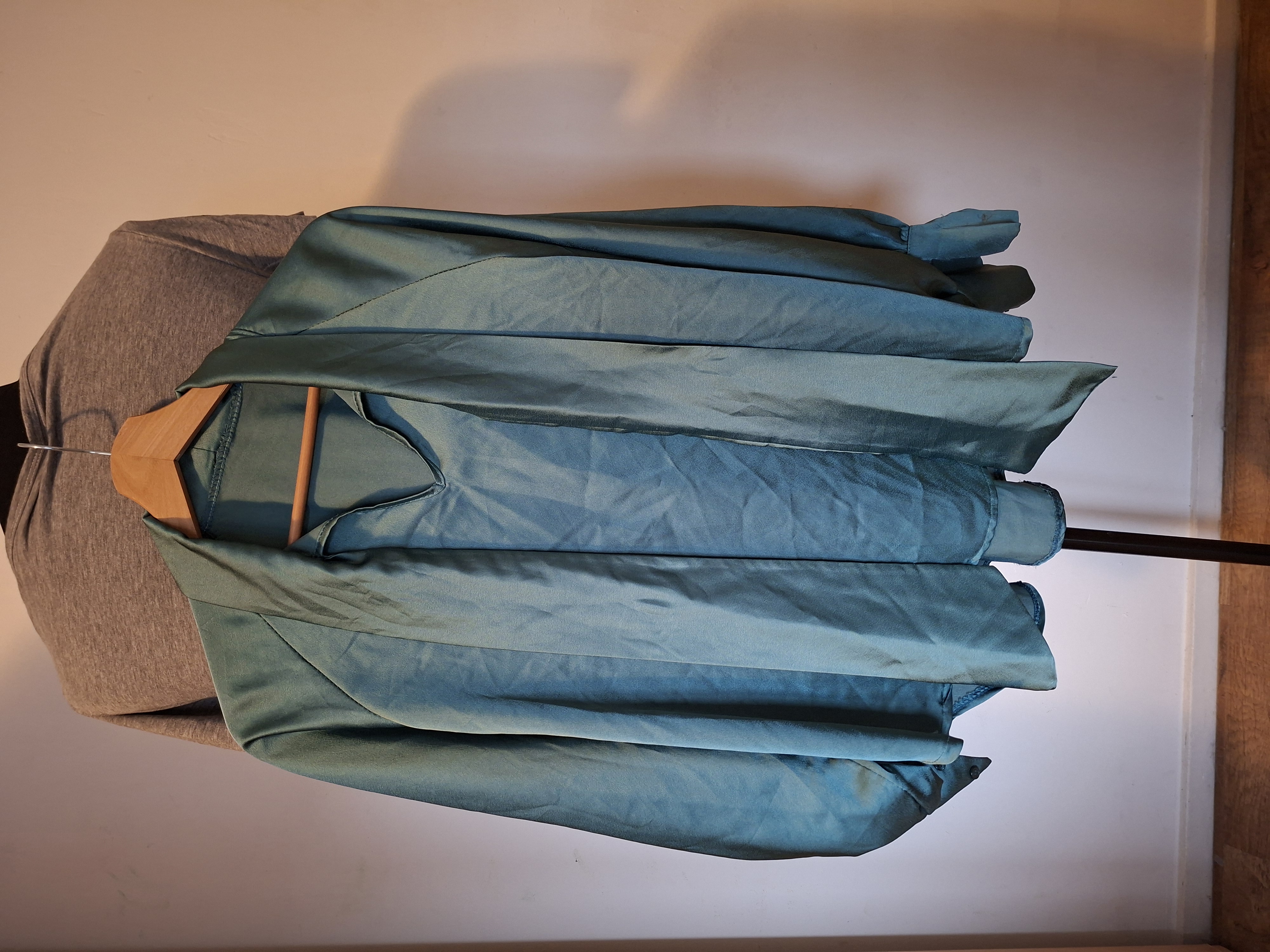 Glanzende blouse met sjaalkraag - Diep groen/blauw