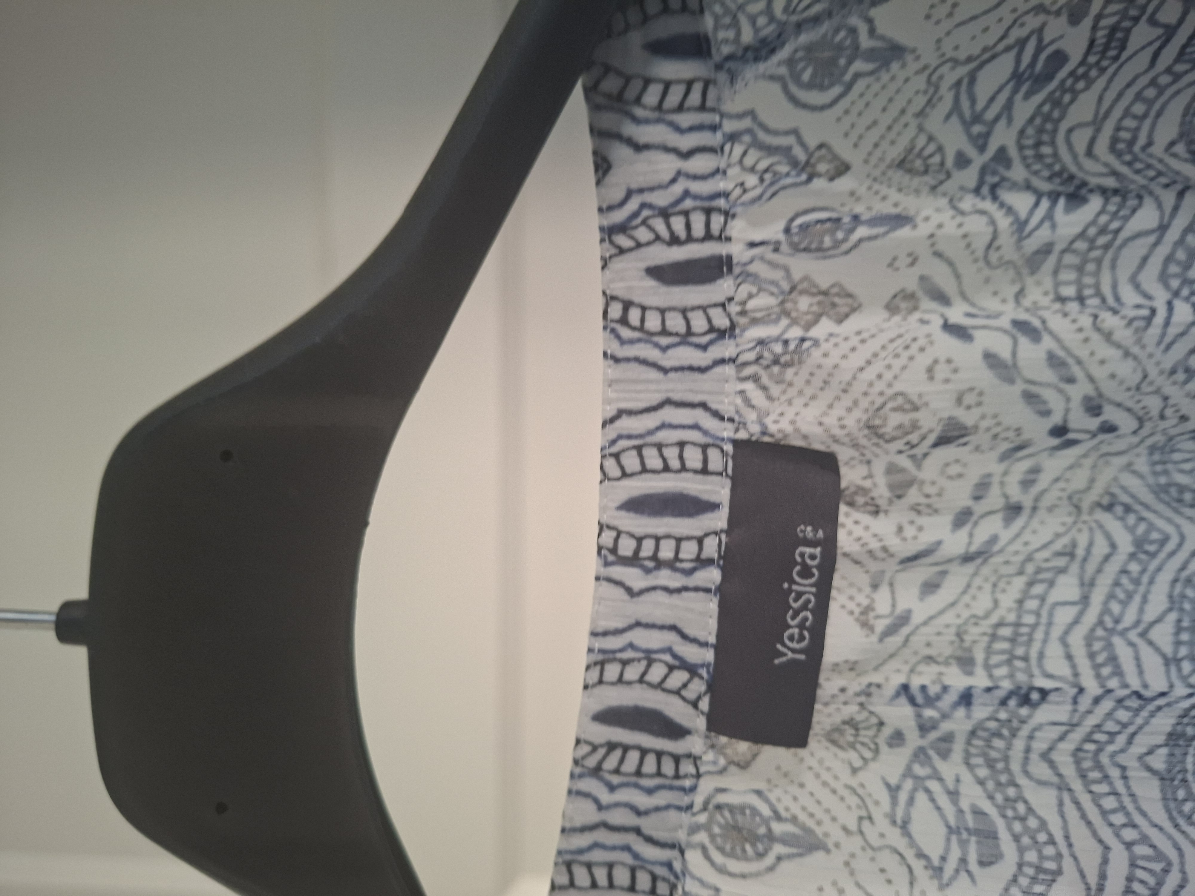 20260226_110756 Yessica blouse met blauwe print maat M