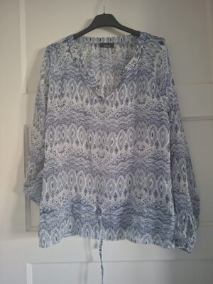Yessica blouse met blauwe print maat M