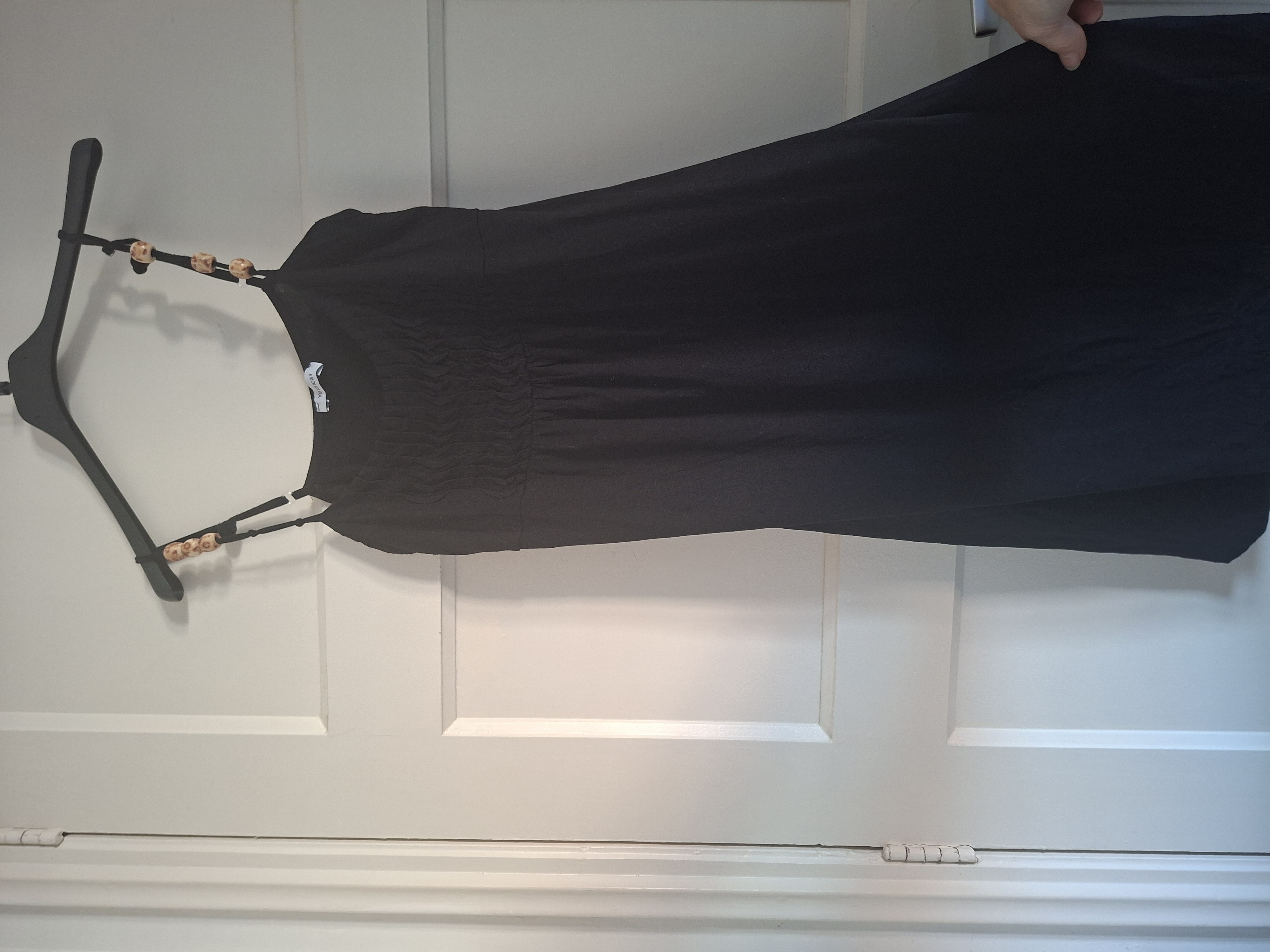 Yessica zwart minijurkje met houten kralen maat M