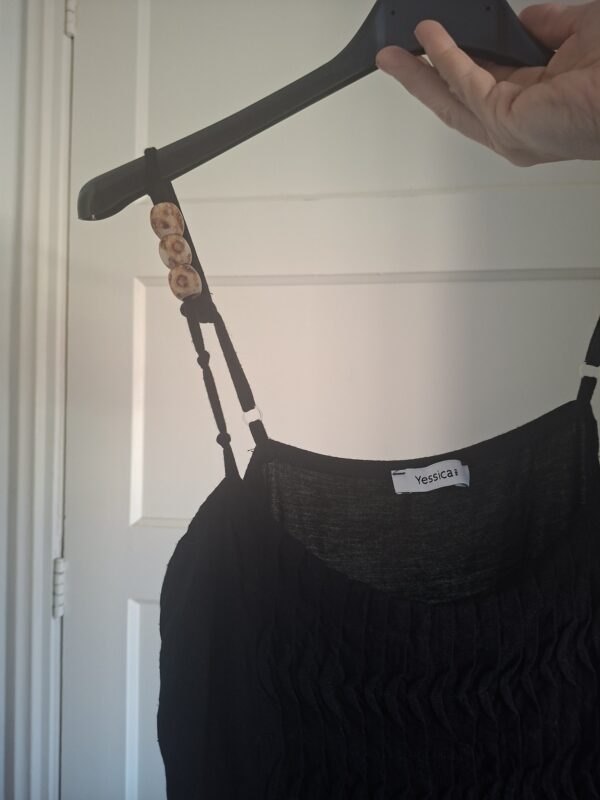 Yessica zwart minijurkje met houten kralen maat M