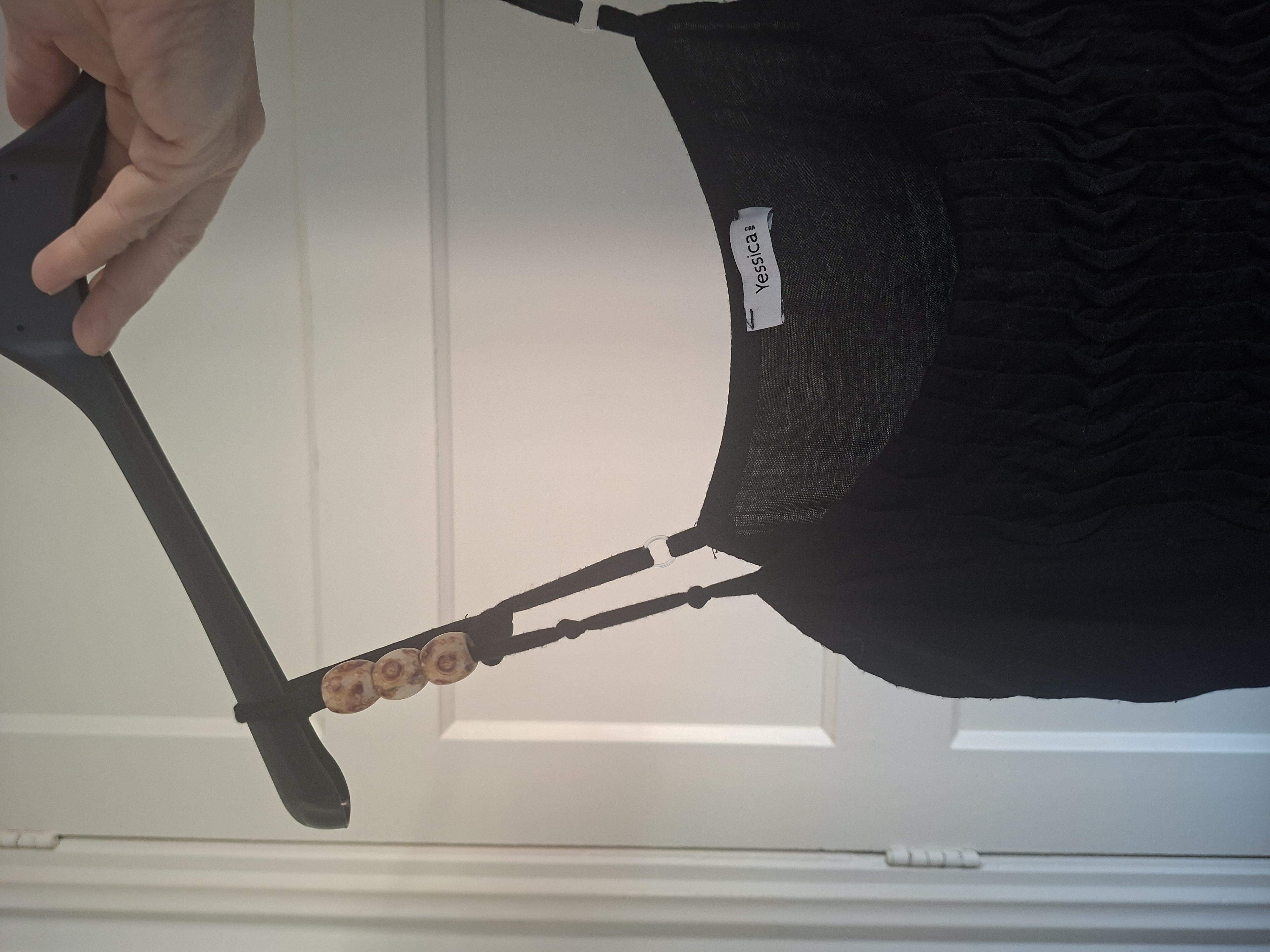 Yessica zwart minijurkje met houten kralen maat M