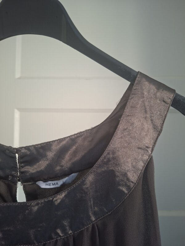 HEMA taupe/bruine jurk met satijnen bies maat L
