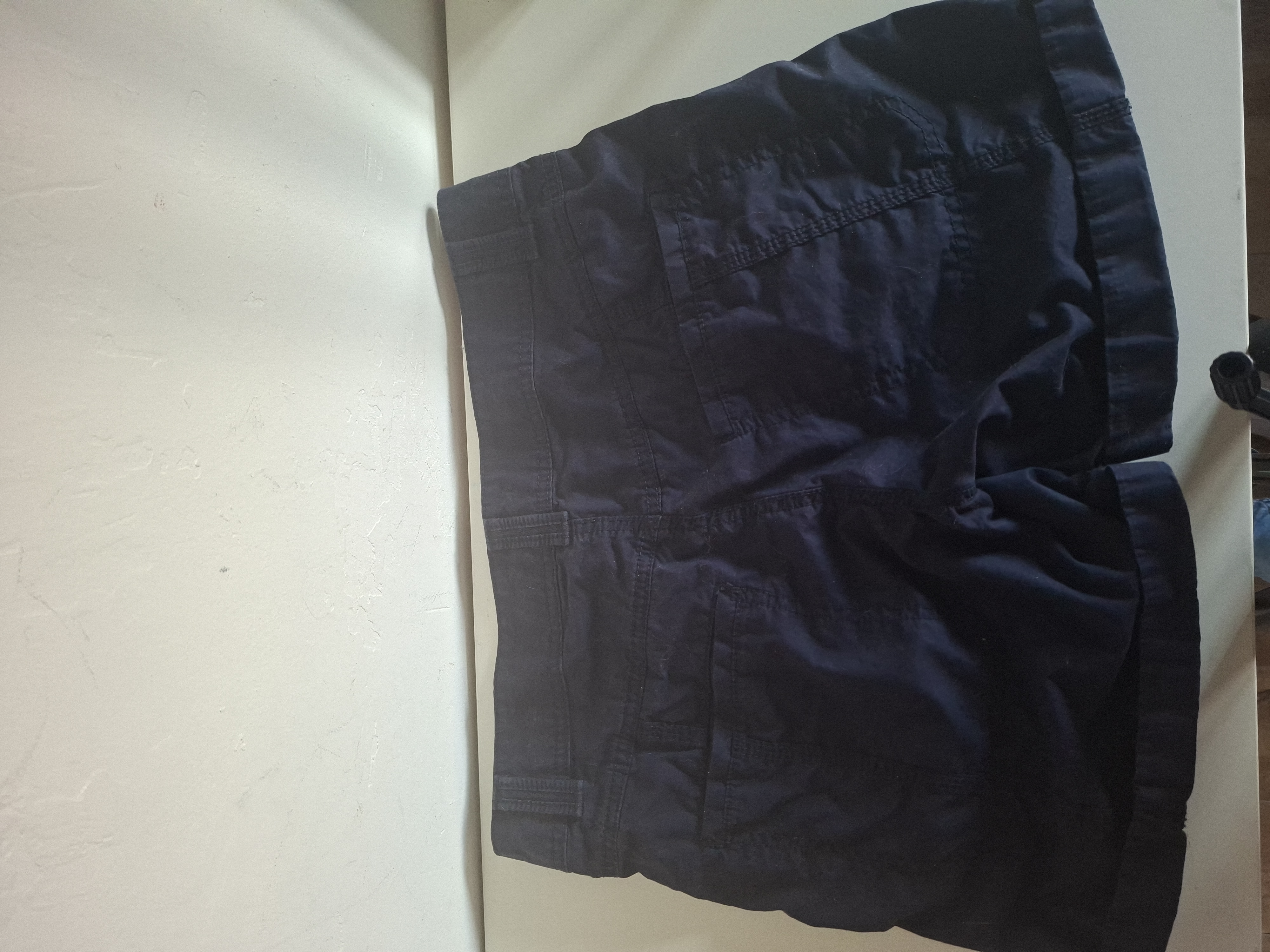 20260226_112758_001 Esprit donkerblauwe korte broek maat 38