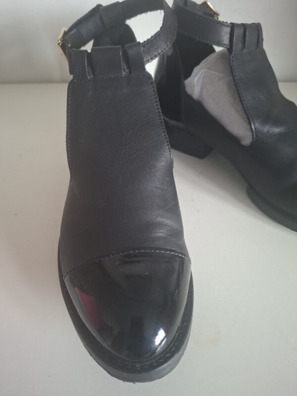 20260226_101452_001 Zwarte leren schoenen open model maat 38