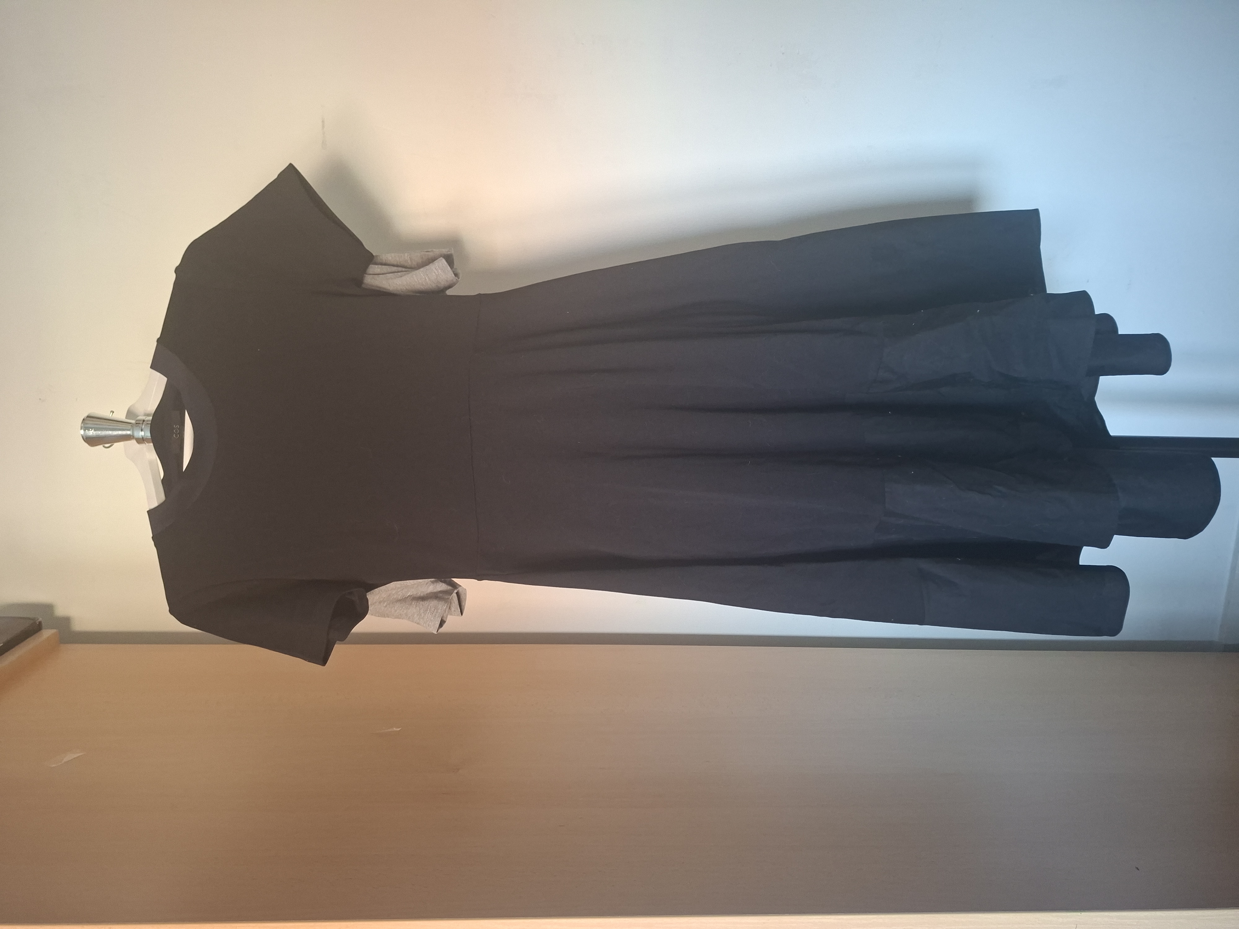 COS zwarte jurk korte mouw wijd model maat XS