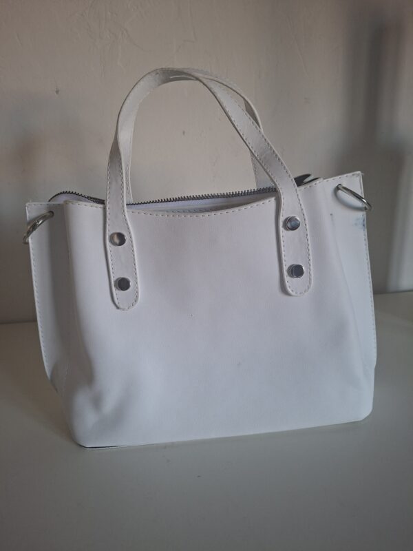 Witte handtas kunstleer met zilveren details