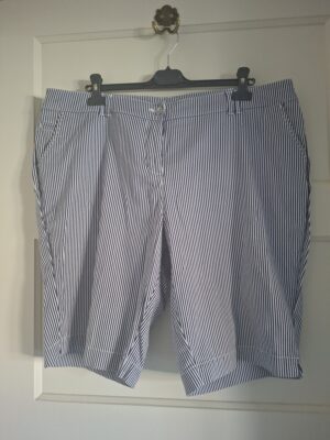 20260226_113556_001 C&A (Canda) Korte broek Gestreepte Blauw/Wit Maat 50