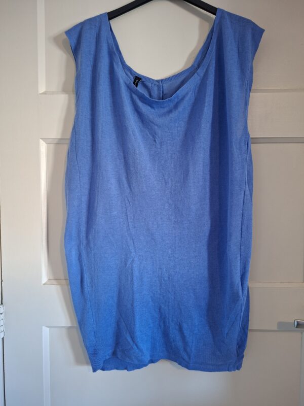 Won Hundred mouwloos vest blauw met knopen achterzijde maat S