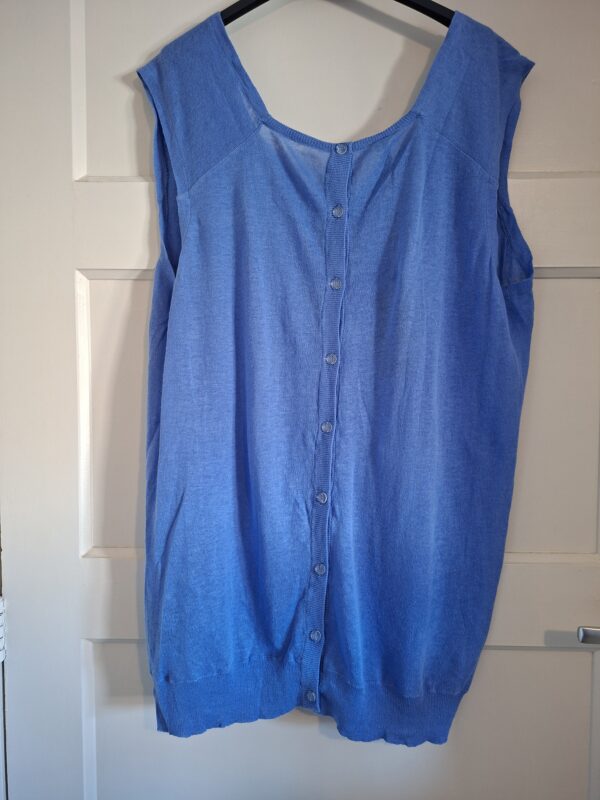 Won Hundred mouwloos vest blauw met knopen achterzijde maat S