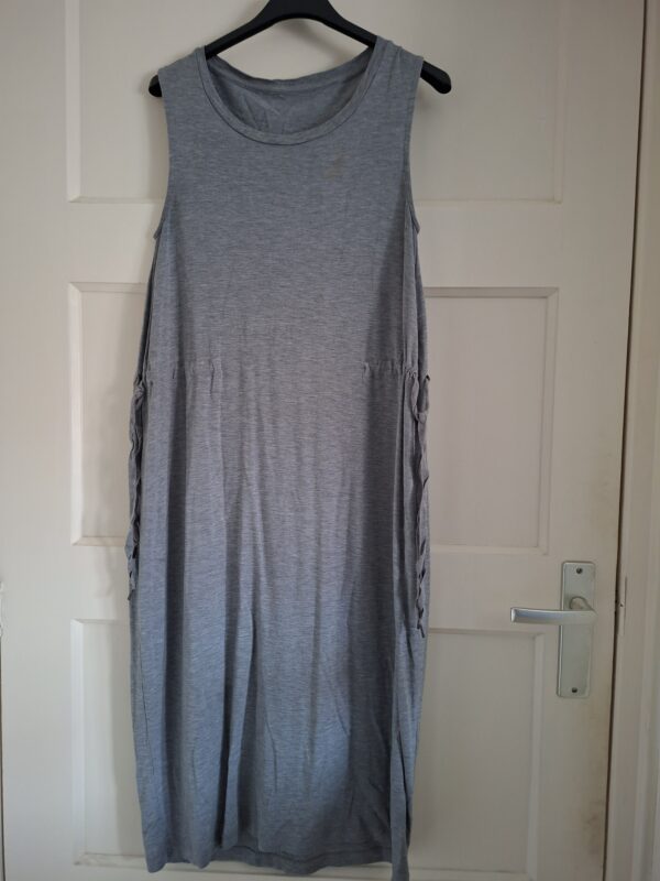 COS jurk grijs viscose mouwloos maat S/M