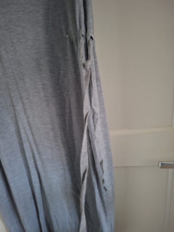 COS jurk grijs viscose mouwloos maat S/M