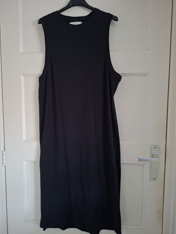 ADPT. jurk zwart mouwloos maat S/M