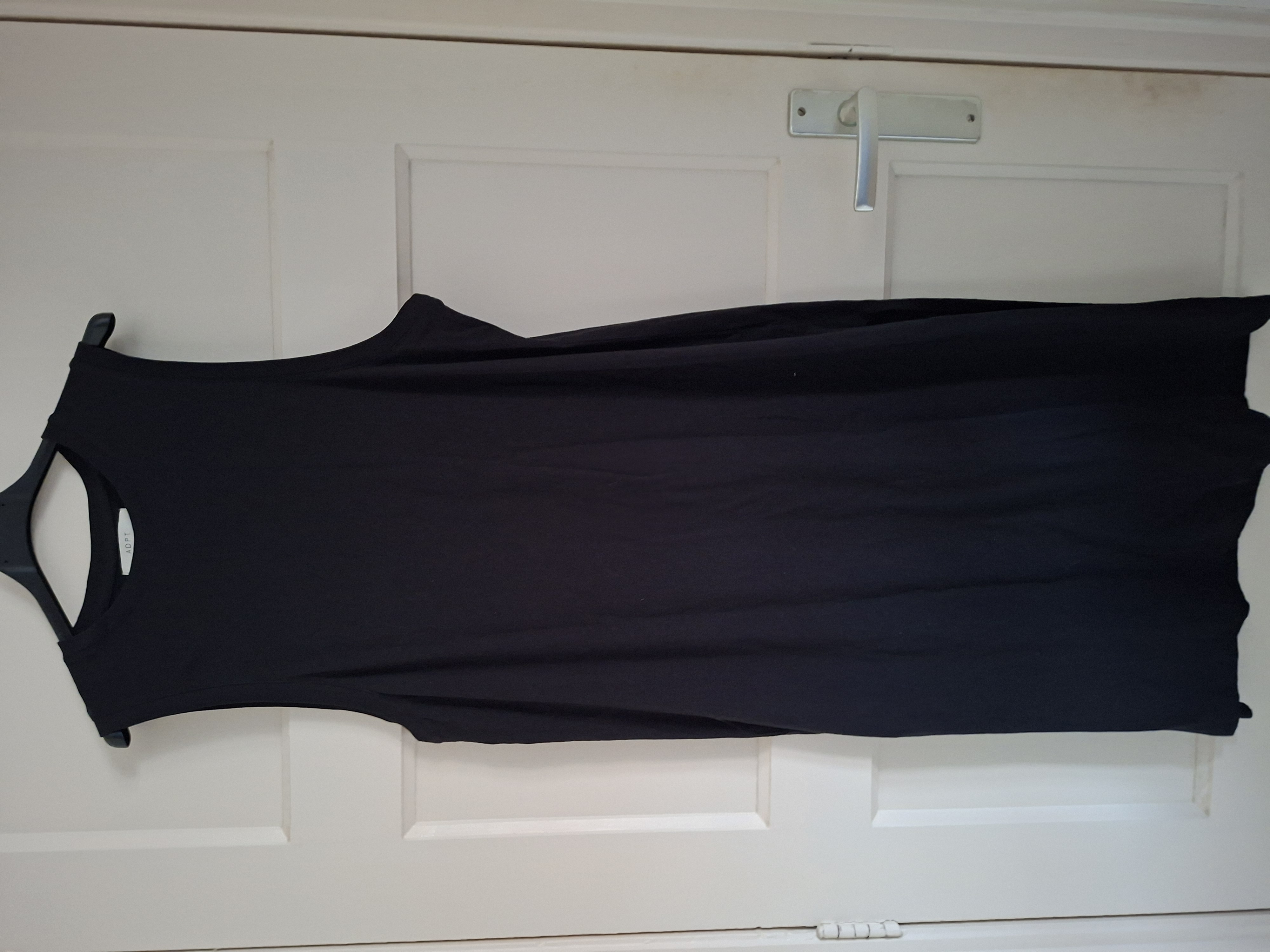 20260307_170816 ADPT. jurk zwart mouwloos maat S/M