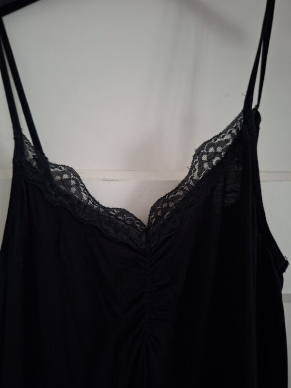 Onderjurk / jurk zwart kant V-hals maat S/M