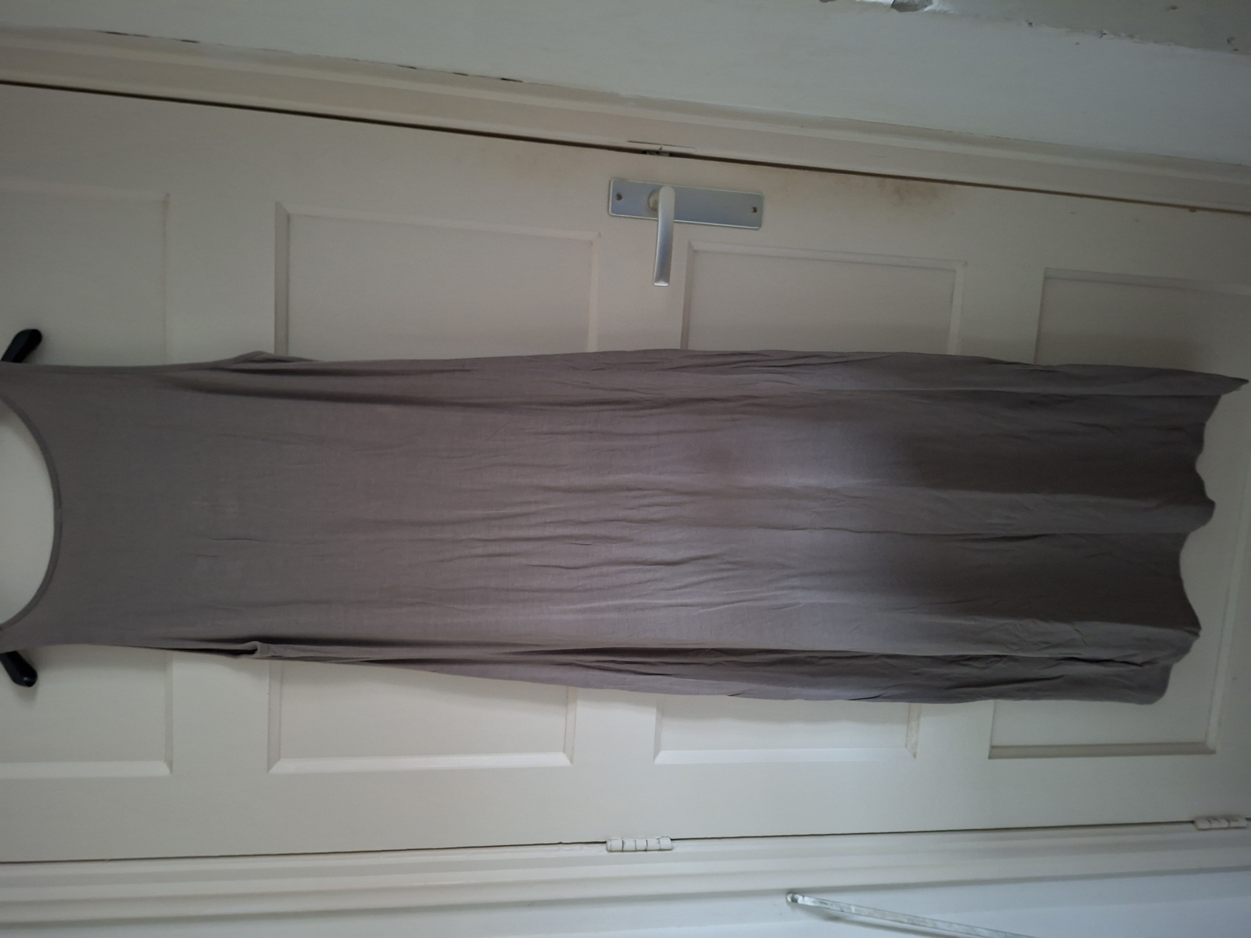 20260307_172100 Soya Concept maxi jurk taupe mouwloos maat M