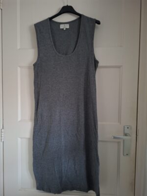Essentiel Antwerp jurk grijs mouwloos met tailleband maat 3 (M)